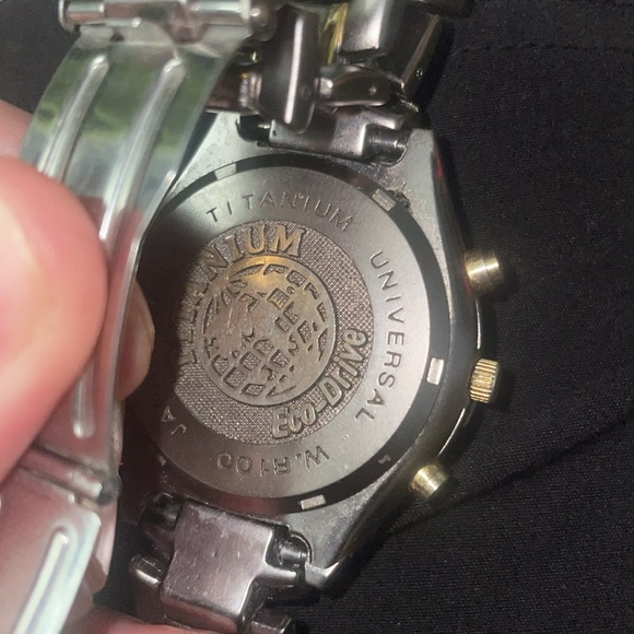 PreOwned Vintage Antique Citizen Titanium Quartz With Invicta Original Box . - Picture 3 of 11